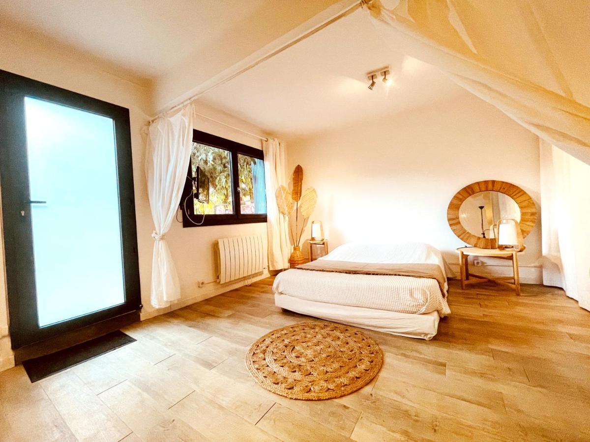 Superbe Appartement Boheme Dans Les Vignes 尼姆 外观 照片